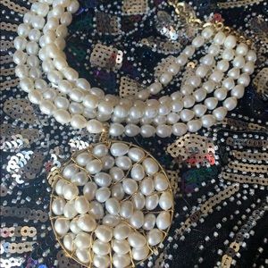 Beautiful freshwater pearl necklace 16”-18”